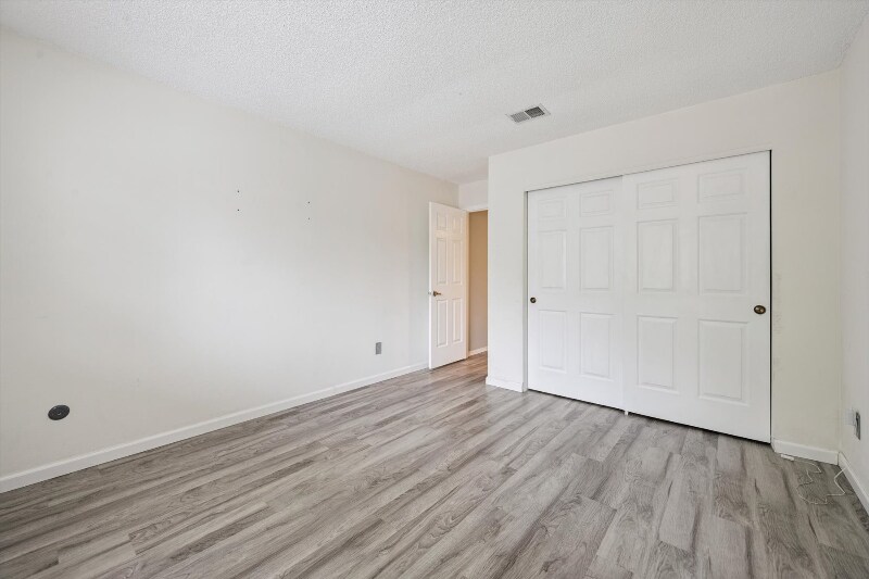 Building Photo - 12410 E Pacific Cir