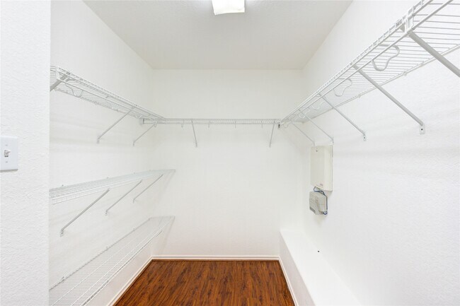 Building Photo - 11 E Sage Creek Pl