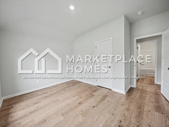 Building Photo - 1728 Amber Ave