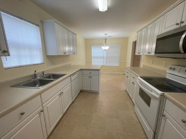 Building Photo - 547 Cranberry Cir