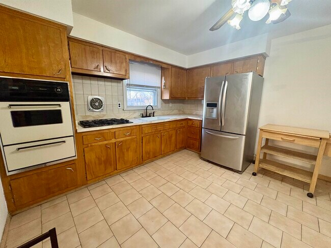 Building Photo - 30 E Kennedy St