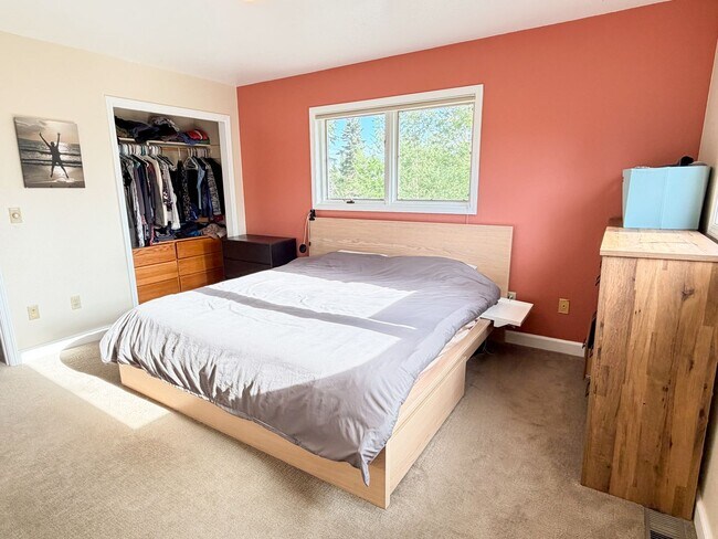 Building Photo - 6841 Crooked Tree Dr