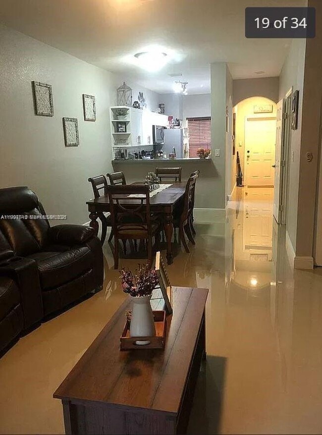 Building Photo - 4913 SW 141st Ave