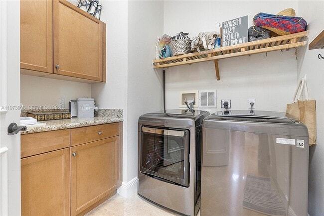 Building Photo - 9564 Exbury Ct