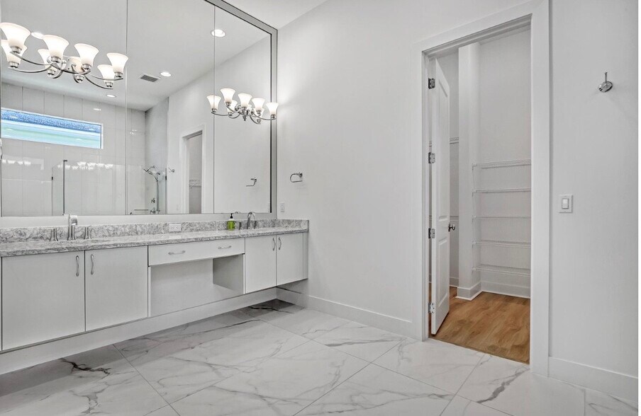 Building Photo - 13501 Artisan Cir