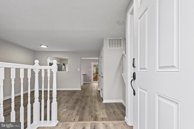 Building Photo - 328 Moseby Ct