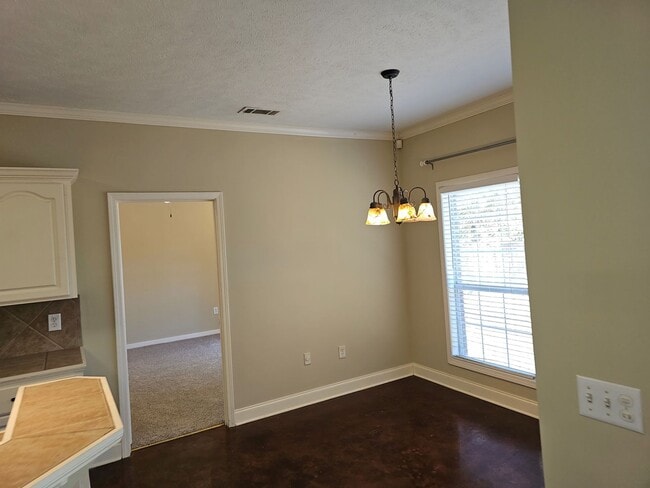 Building Photo - 132 Middlefield Dr
