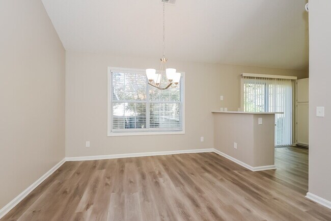 Building Photo - 3035 Wellcrest Dr NW