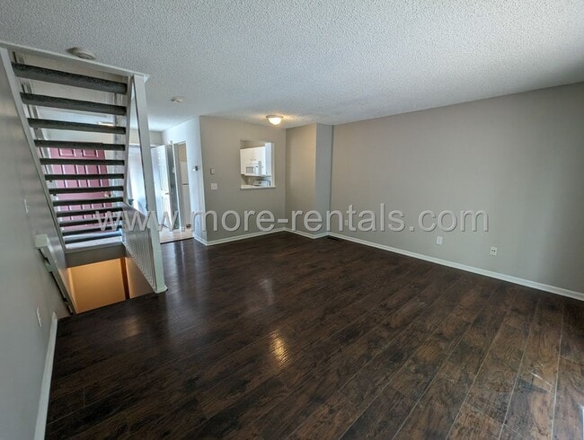 Building Photo - Remodeled condo in Hilliard Schools