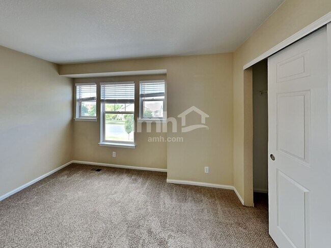 Building Photo - 124 N Flat Rock St