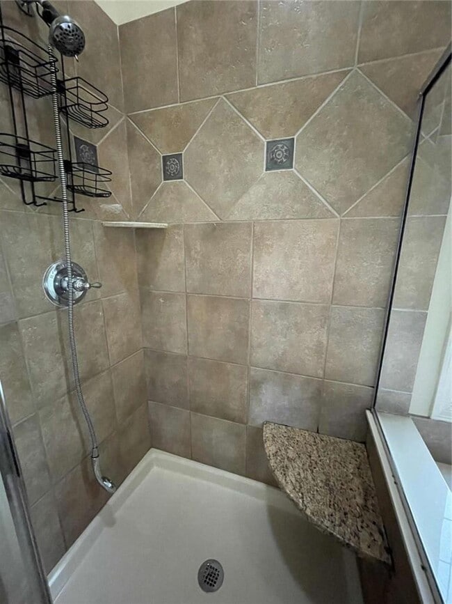 Building Photo - 1378 Greencrest Ct SW