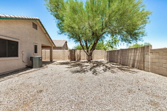 Building Photo - New Listing in Buckeye