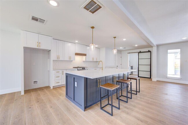 Building Photo - 1810 Eagle Falls Ct