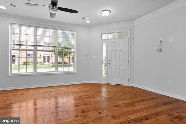 Building Photo - 43101 Thoroughfare Gap Terrace