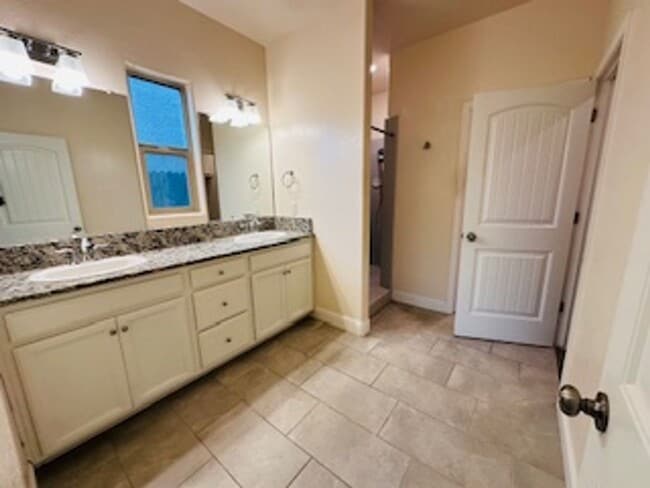 Building Photo - $2,390 Riverstone Community 3 Bd, Hwy 41 & Ave 12, Solar - Timberline Way, Madera