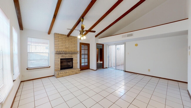Building Photo - 909 Tepic Dr