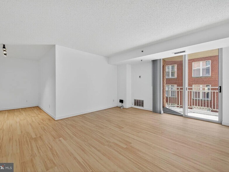 Dining/ Living Room - 7500 Woodmont Ave