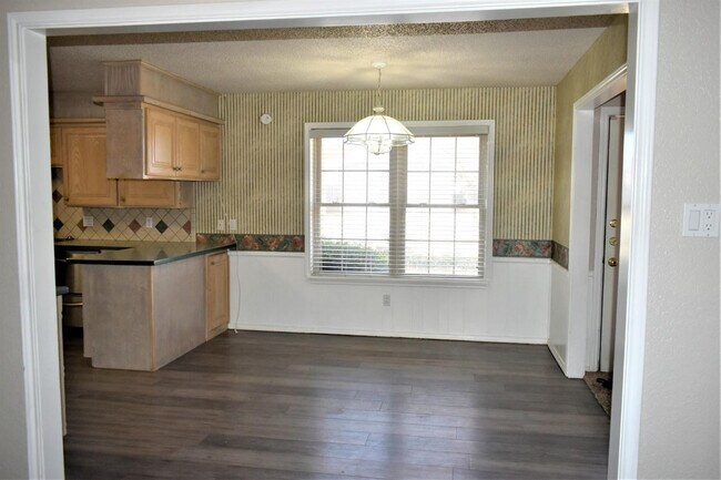 Building Photo - 8405 Fremont Ave