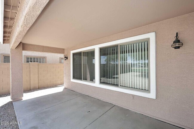 Building Photo - 29237 N Yellow Bee Dr