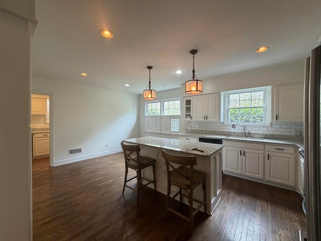 Building Photo - 115 Adams Ave