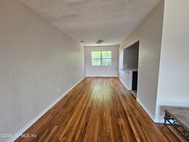 Building Photo - 3005 Walton St