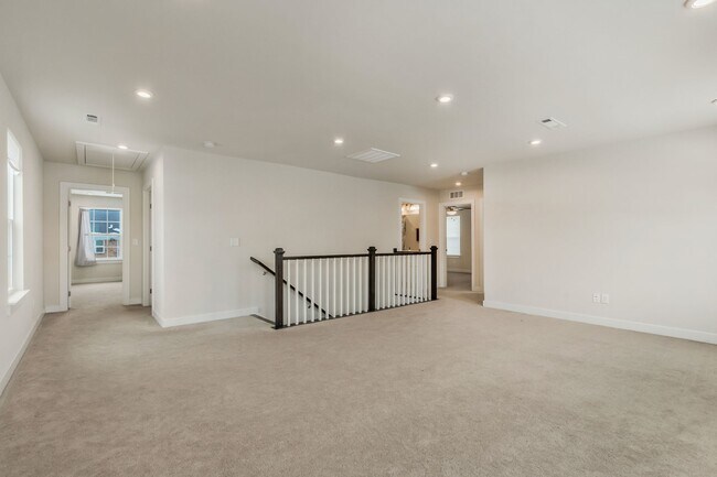 Building Photo - 302 Finnegan Ct