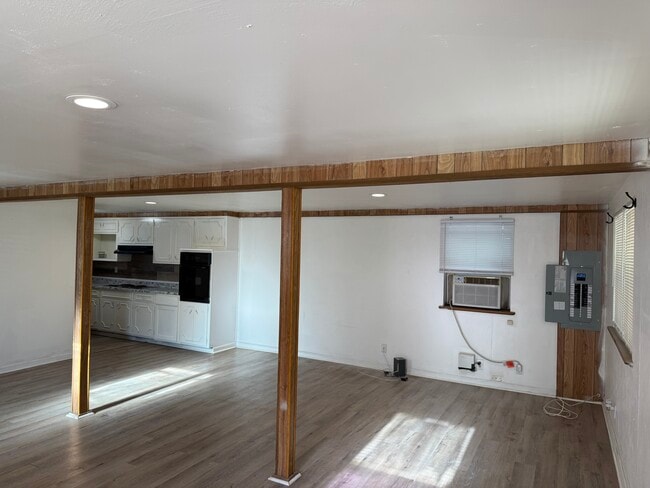 Building Photo - 401 Murdock Ave