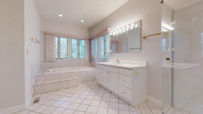 Building Photo - The Mylandia | Beautiful and spacious University City – Charlotte house with a backyard, offering...