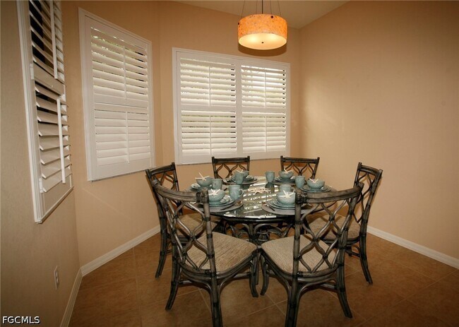 Building Photo - 11070 Esteban Dr