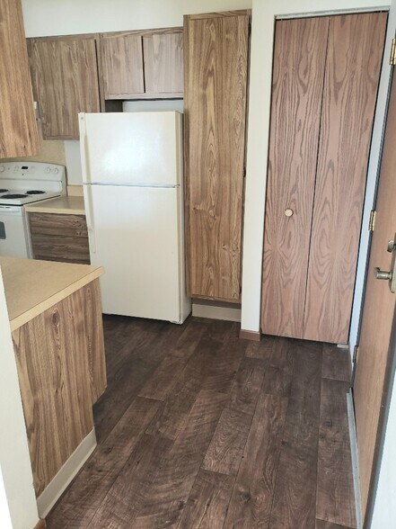 Building Photo - Parkview Apartments