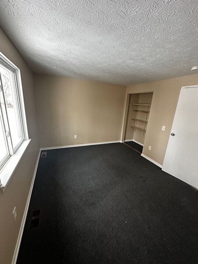 Building Photo - 1694 St Paul St