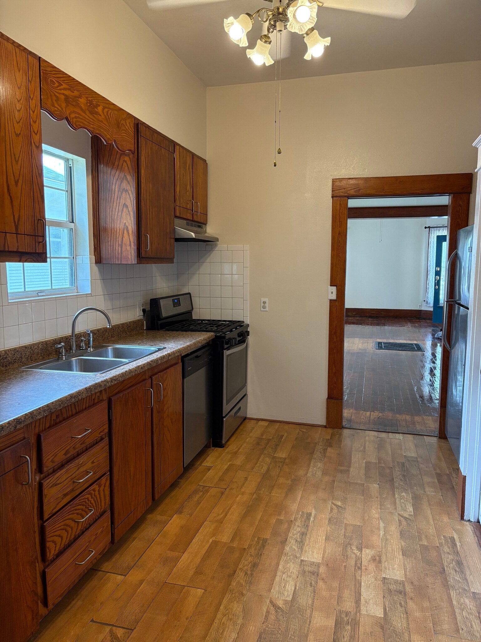 Kitchen - 538 N Aydelotte Ave