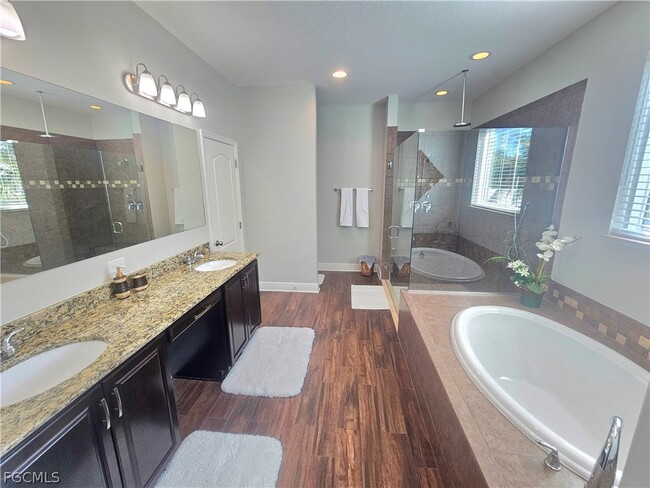 Building Photo - 1919 SW 26th Terrace