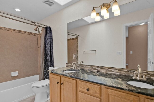 Building Photo - Beautiful home with 5 bedrooms, 3 1/2 bathrooms, 3-car garage available now!