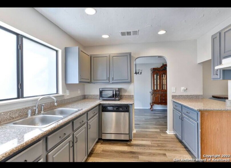 Building Photo - 6822 Barton Rock Ln