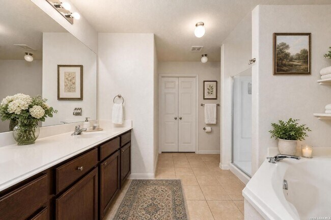 Building Photo - 6902 Luckey Path