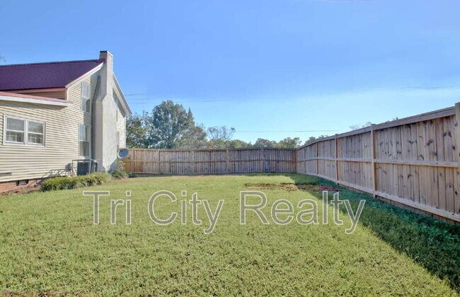 Building Photo - 115 Church Aly