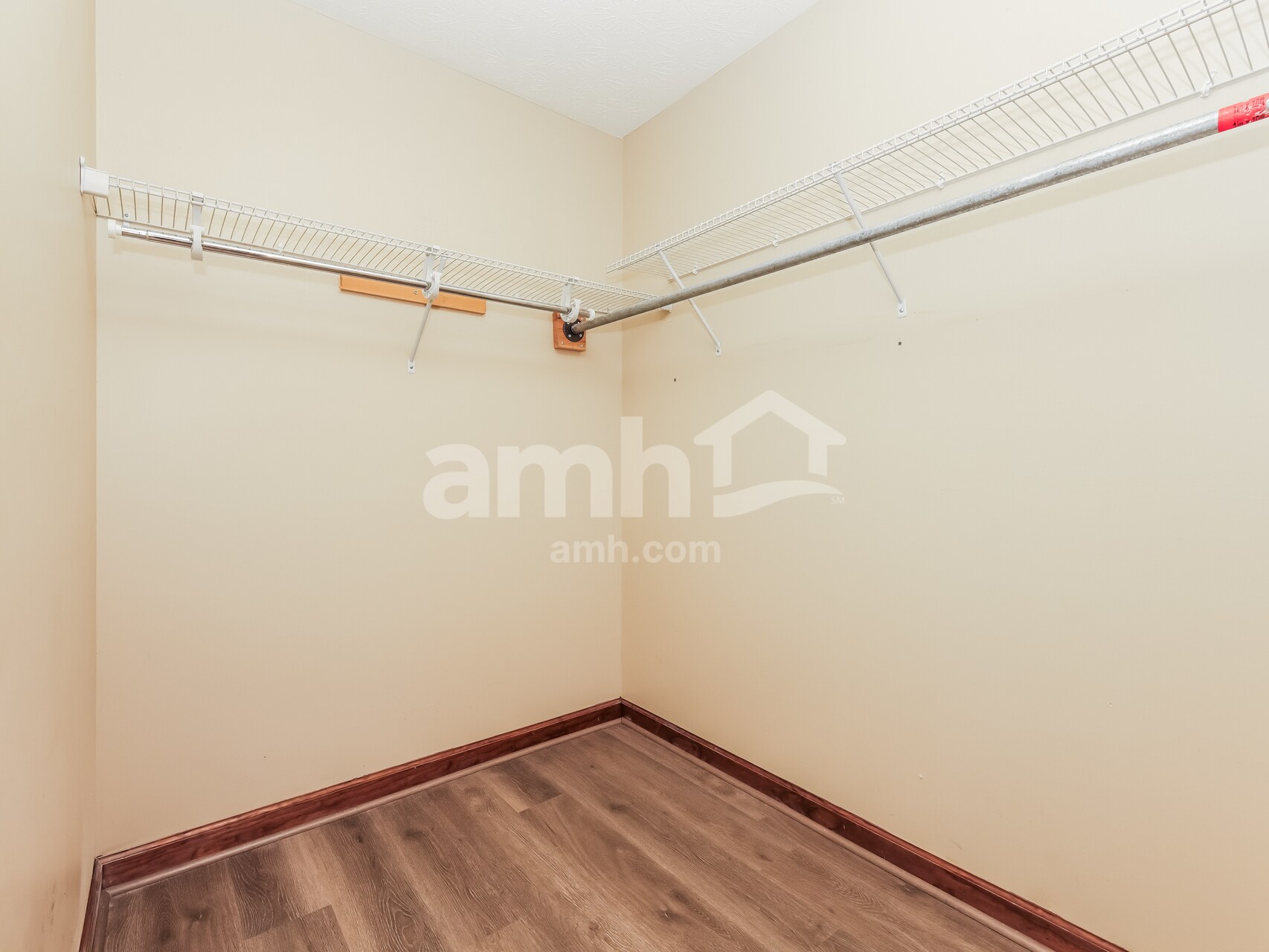 Building Photo - 5692 Cottonwood Ct