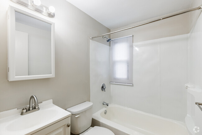 2BR,1BA-715SF - Mon View Heights