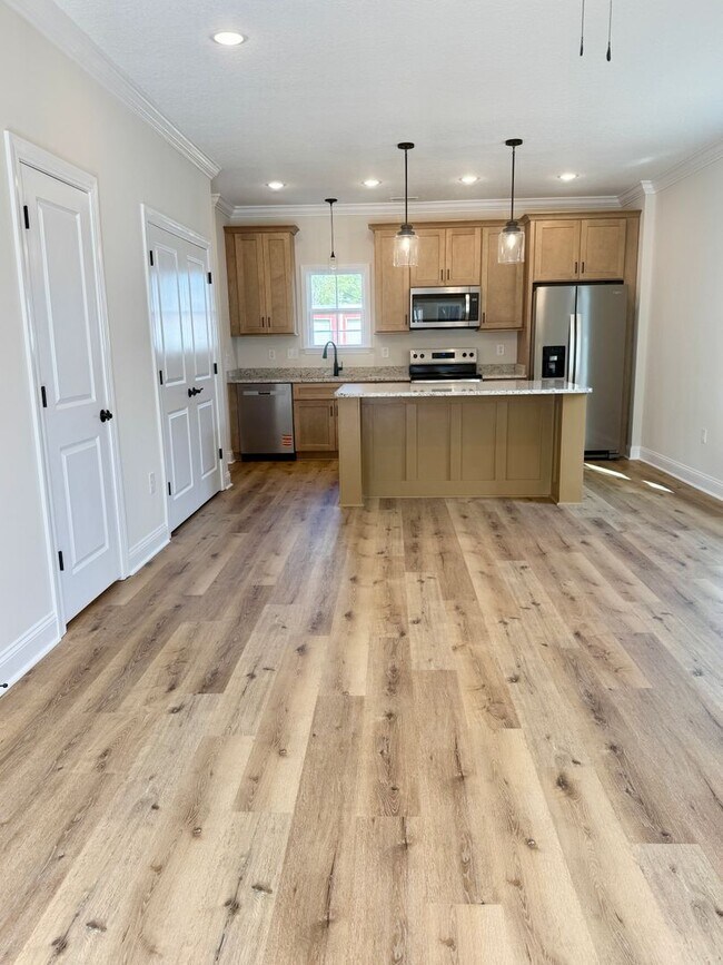 Building Photo - BEAUTIFUL BRAND NEW home!!! ??? 3 Bedrooms, 2.5 Baths with garage