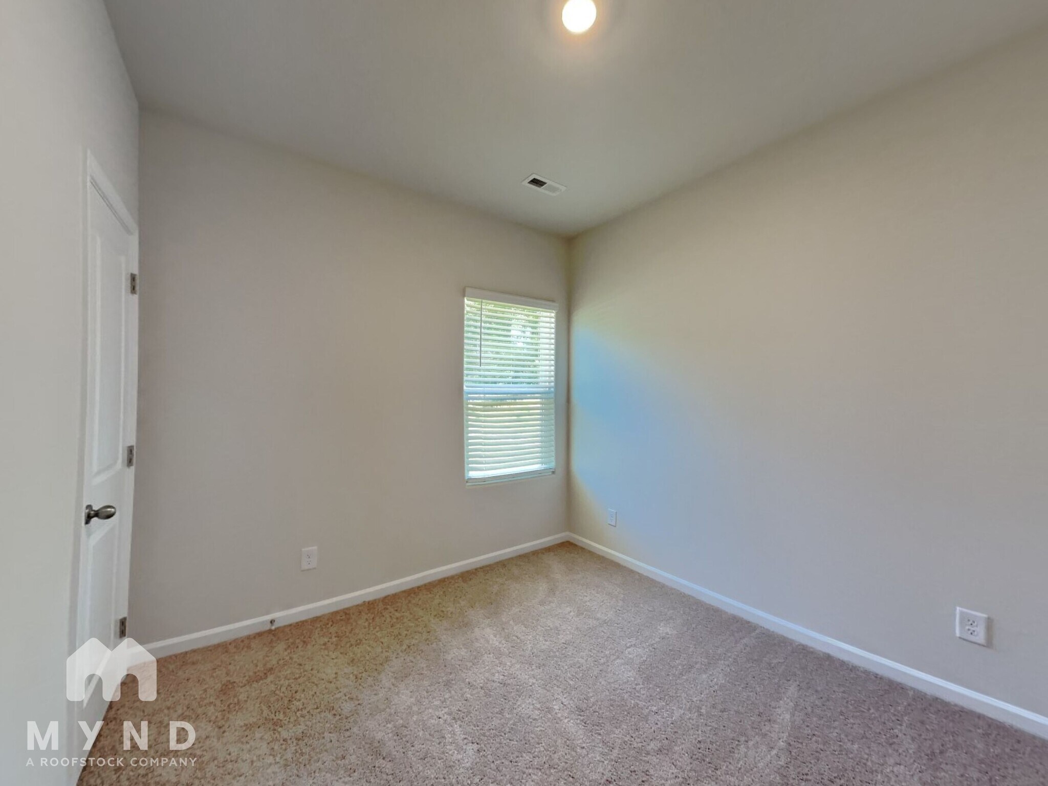Building Photo - 350 Taverners Ln