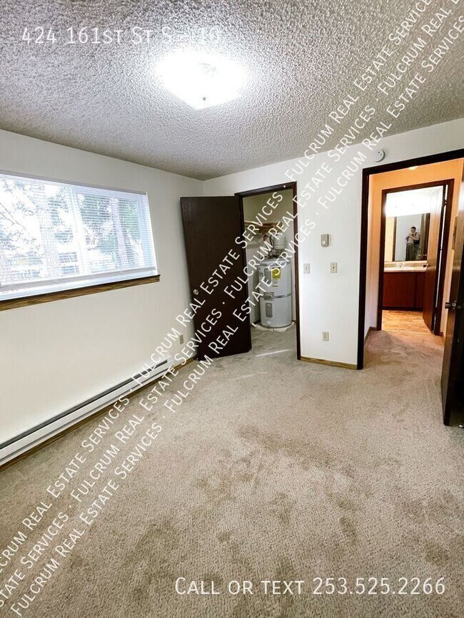 Building Photo - 424 161st St S