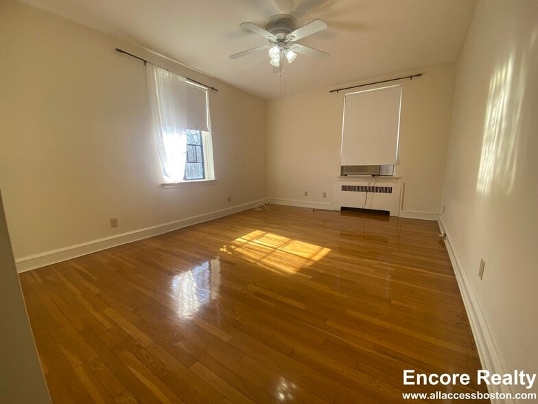 Building Photo - 105 Longwood Ave