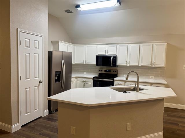 Building Photo - 2113 Fountain Dr