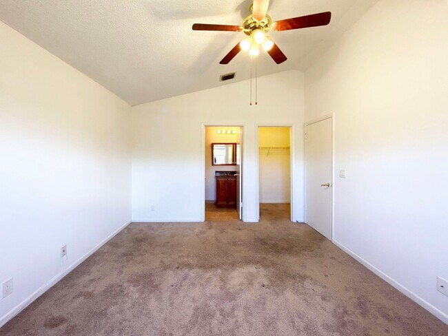 Building Photo - 2BD/2BA Single Family Home In West Palm Beach