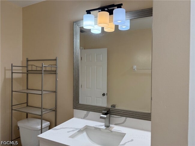 Building Photo - 696 Homestead Rd S