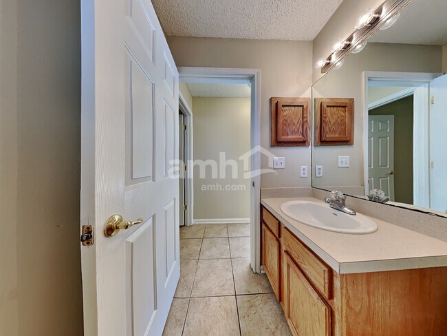 Building Photo - 2720 Cold Creek Blvd