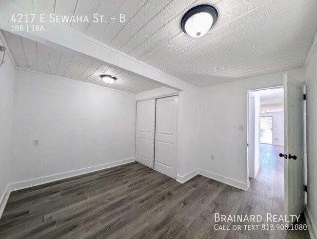 Building Photo - 4217 E Sewaha St