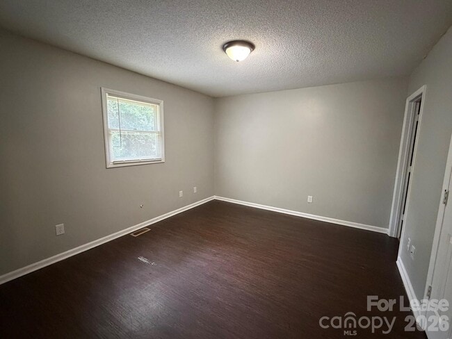 Building Photo - 642 Pee Dee Ave