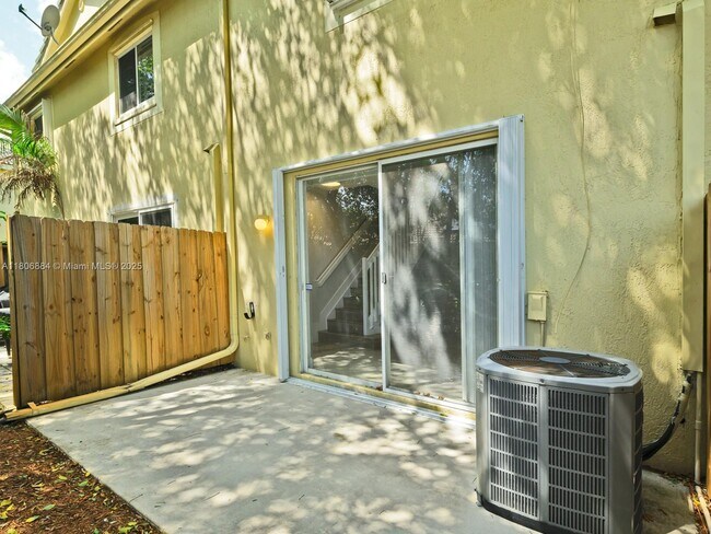 Building Photo - 2094 Hacienda Terrace